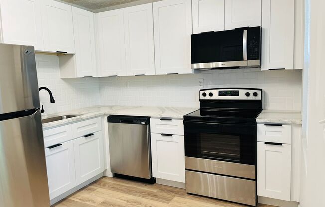 2 beds, 1 bath, $1,350, Unit 2135B