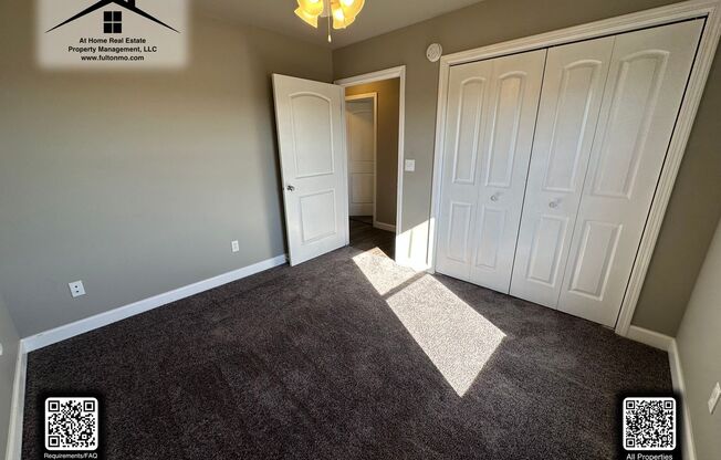 3 beds, 2 baths, $1,300, Unit 516 Commons Drive