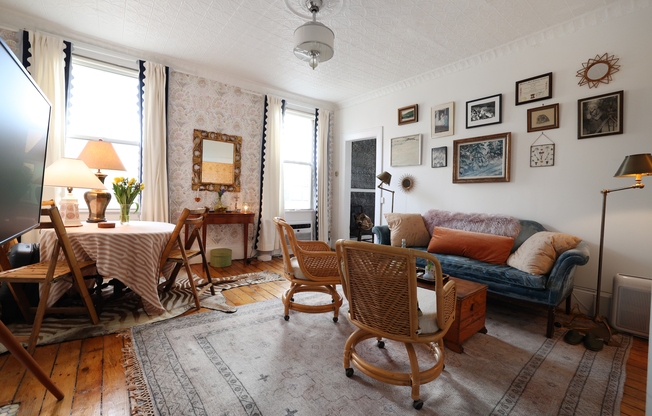 152 N 8 ST