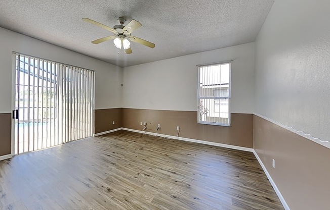 728 HARDWOOD CIR
