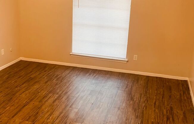 1 bed, 1 bath, 600 sqft, $1,150, Unit 2-219