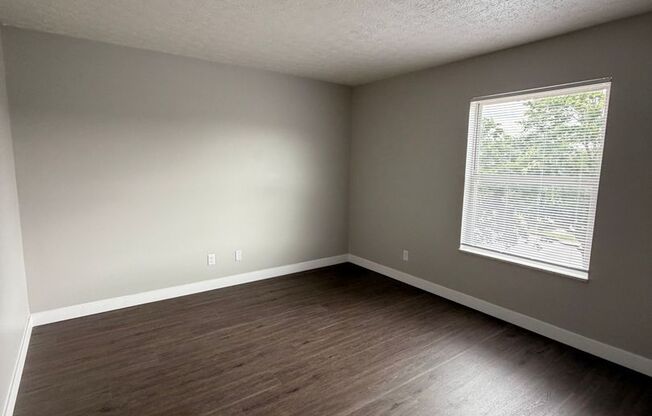 2 beds, 1 bath, 885 sqft, $1,150