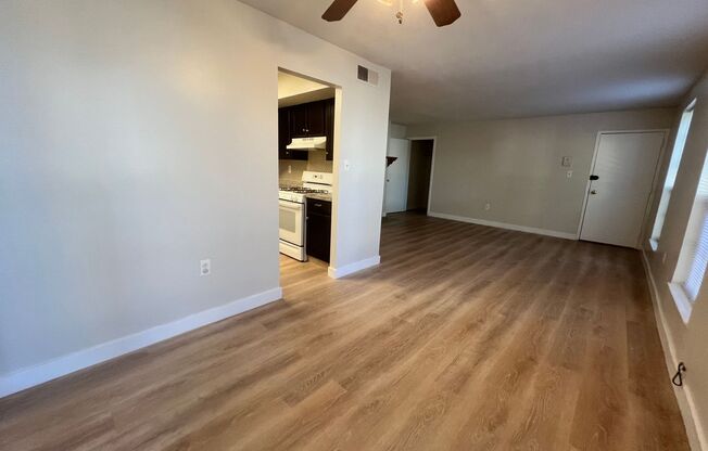 Lovely 2 BR/1 BA Condo in Fairlawn!