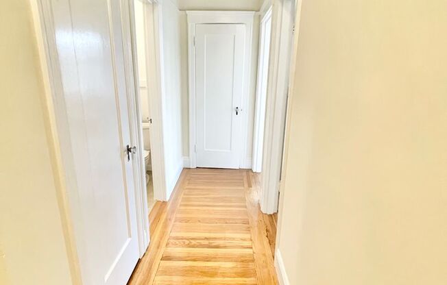 120 (2206 Greenwich/3201 Fillmore)