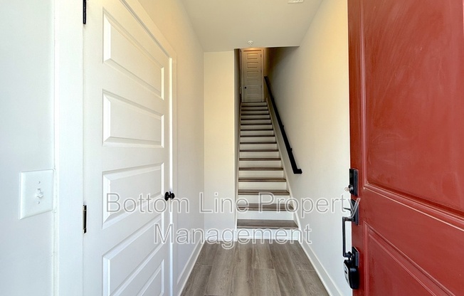 627 W TREMONT AVE