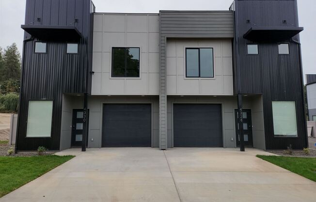 New Modern 4 Bed 3 Bath duplex with over 2000 Sq. Ft.