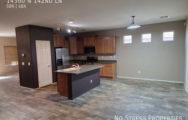 14360 N 142 LN