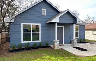 Charming 3 Bed 2 Bath Home - Fenced Backyard!