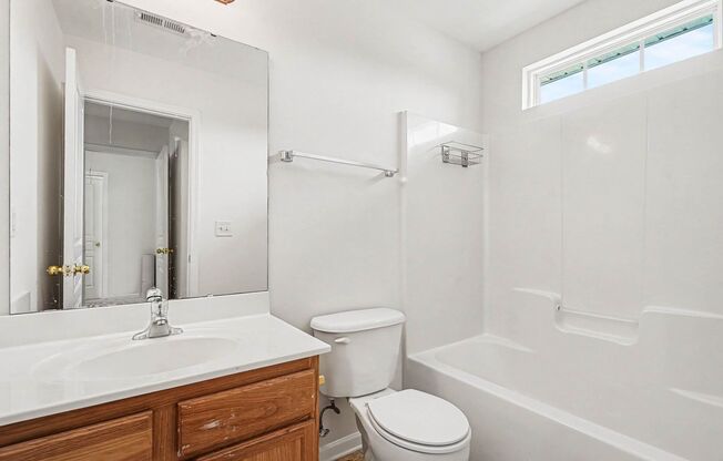3 beds, 2.5 baths, $2,000