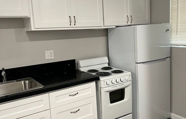 2 beds, 1 bath, 682 sqft, $2,195, Unit 1936-107