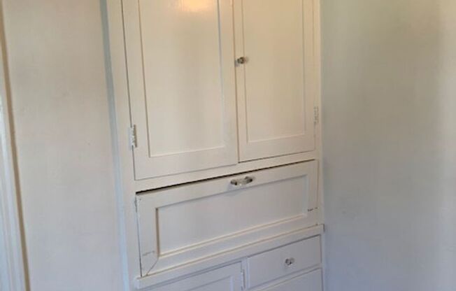 Studio, 1 bath, 325 sqft, $1,425, Unit #D