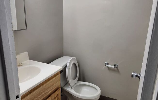 3 beds, 1.5 baths, 943 sqft, $1,700, Unit 6920-D2