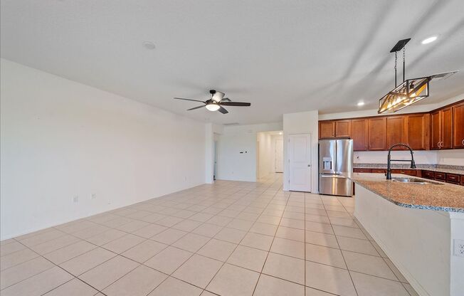 Annual 4 bed/2 bath Single Family Home inWillow Walk