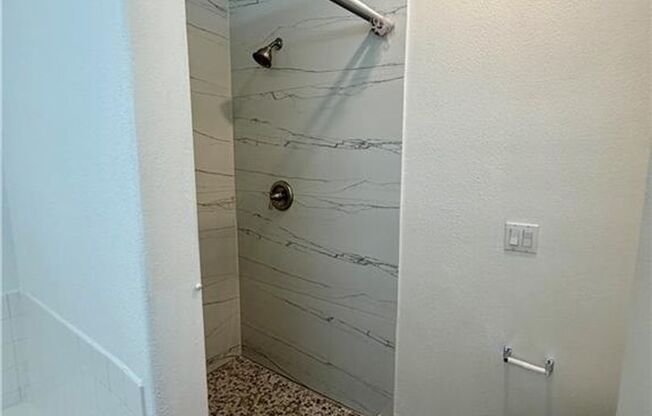2 beds, 2 baths, $1,330, Unit # 724