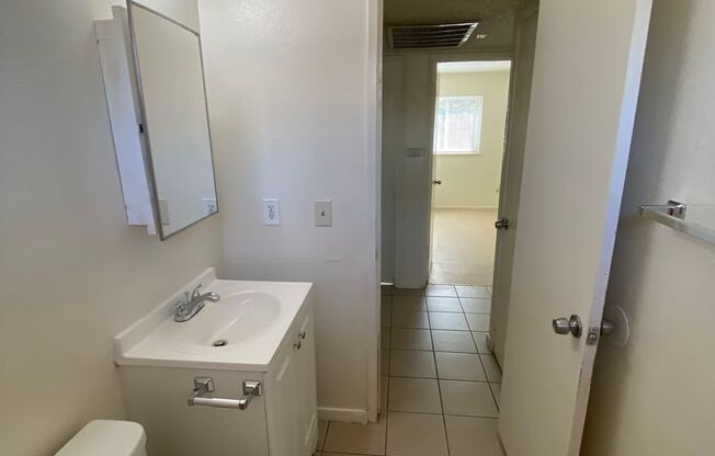 3 beds, 2 baths, 1,100 sqft, $1,475, Unit 321