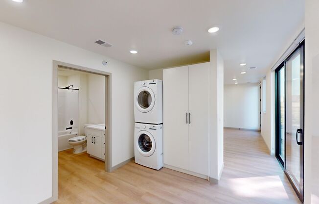 Studio, 1 bath, 535 sqft, $1,240, Unit 6410-105