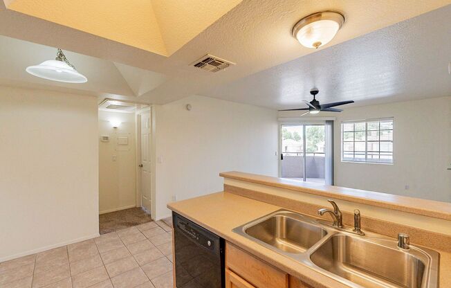 2 beds, 2 baths, $1,300, Unit # 2091