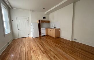 1 bed, 1 bath, 610 sqft, $800, Unit 2