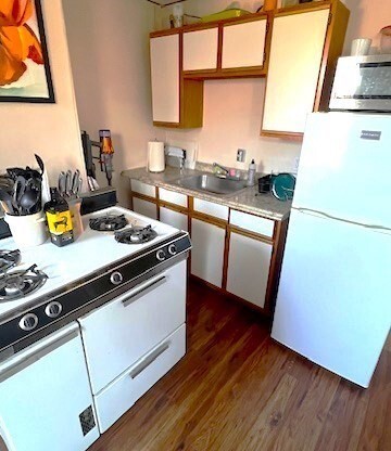 1 bed, 1 bath, 700 sqft, $2,200, Unit 3