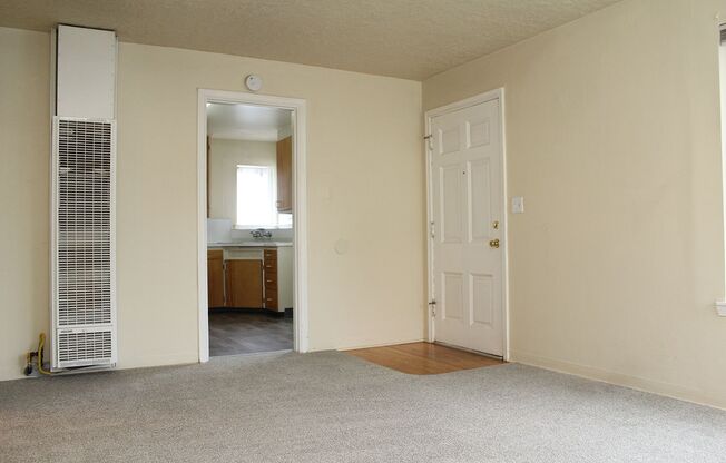 Adorable 2 Bed Montavilla Bungalow with Spacious Yard