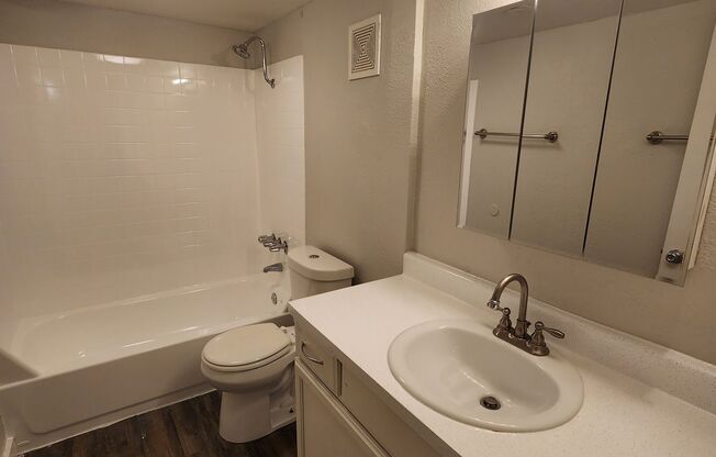 2 beds, 1 bath, 775 sqft, $1,299, Unit 1A