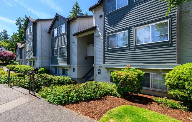 2 beds, 1 bath, 915 sqft, $1,625, Unit 412