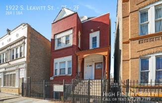 1922 S Leavitt St