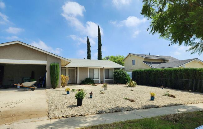 7465 Boxwood Ave