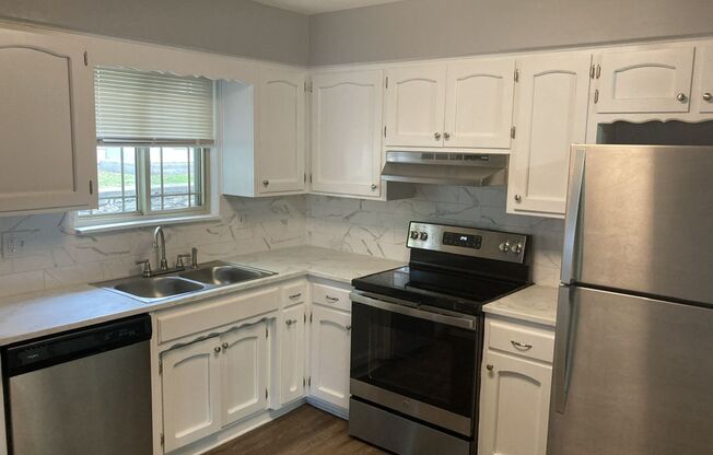 1 bed, 1 bath, 700 sqft, $1,200, Unit 907-114 R