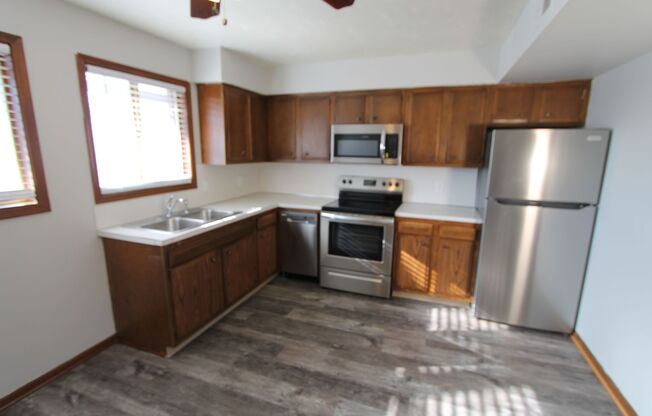 2 beds, 1 bath, 875 sqft, $1,075, Unit 10719-9