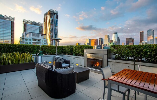 Studio, 1 bath, 760 sqft, $2,700, Unit 1011