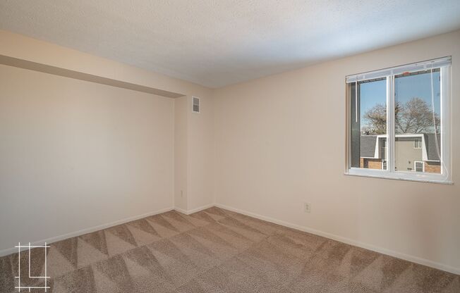 2 beds, 1.5 baths, $1,400, Unit 773 E Thurber Dr Apt. D