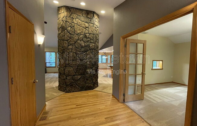 11011 S Southridge Dr