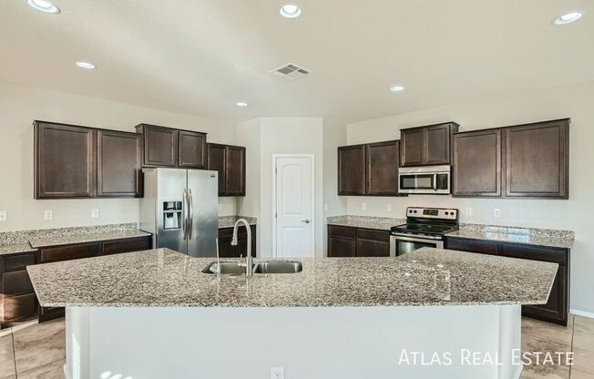 1181 E TAYLOR TRL