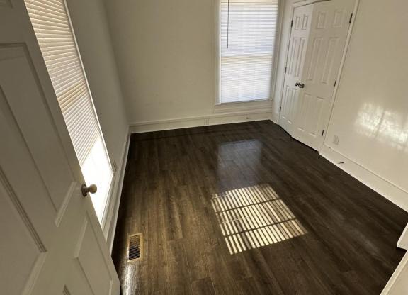 2 beds, 1 bath, $1,195, Unit UNIT A