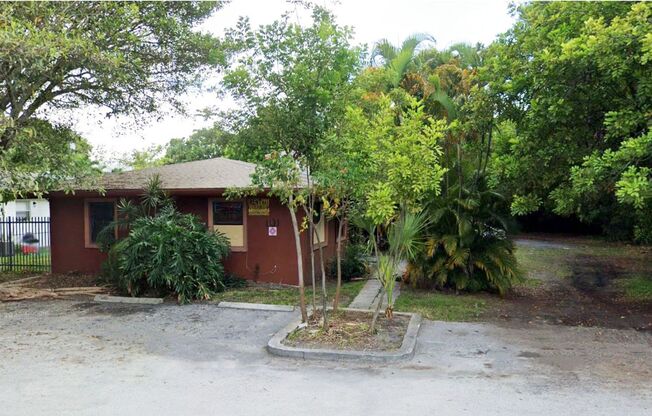 101 SW 18 AVE - REGENT