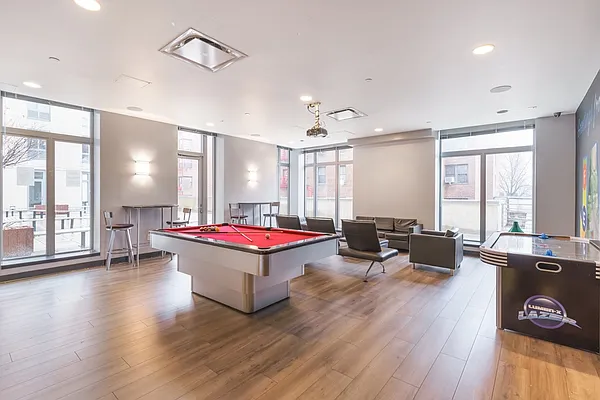 Studio, 1 bath, $2,688, Unit 1017