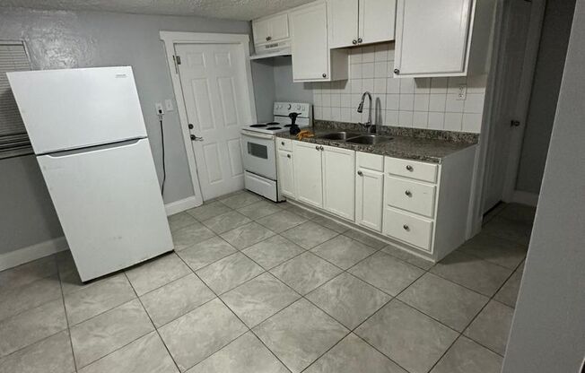 3 beds, 1 bath, $1,500