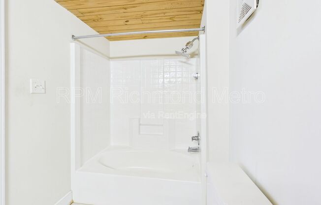 1 bed, 1 bath, 719 sqft, $1,220, Unit 203