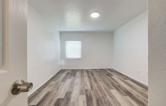 2 beds, 2 baths, 1,050 sqft, $899