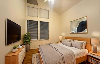 UT PRE LEASE: West Campus 2bd / 2ba Cathedral ceilings, Huge windows, Good Roommate floor-plan