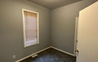 3 beds, 1 bath, $1,000