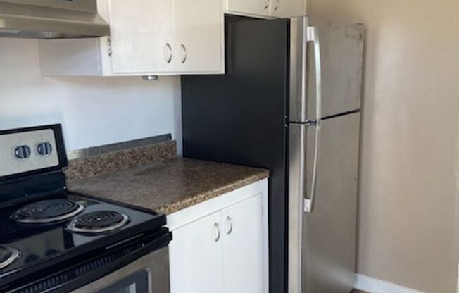 2 beds, 1 bath, $1,350, Unit 3719-1