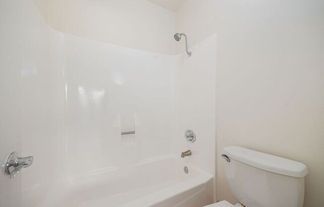 2 beds, 2 baths, $2,595, Unit UNIT 219