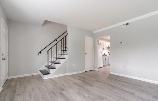 2 beds, 1 bath, 734 sqft, $1,100, Unit 3650