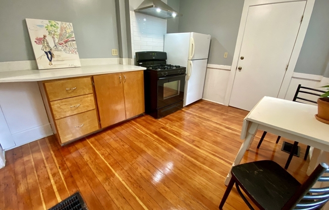 Studio, 1 bath, 500 sqft, $2,300, Unit 1R