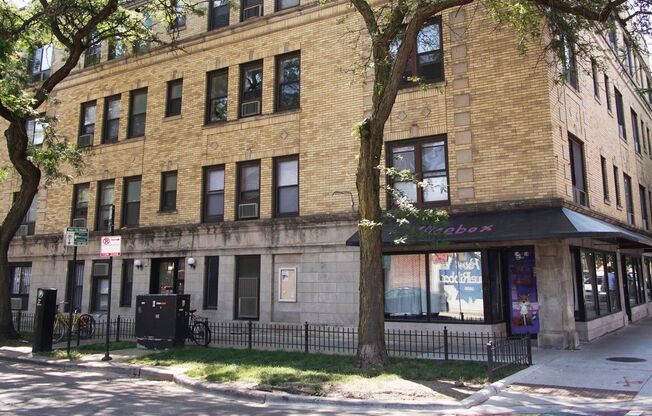 Studio, 1 bath, 350 sqft, $1,350, Unit 755-209