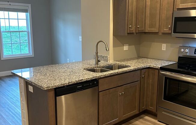 1 bed, 1 bath, 650 sqft, $775, Unit 212