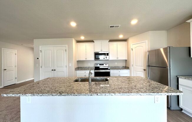 Beautiful 4BR/2.5BA Home in Charlotte!