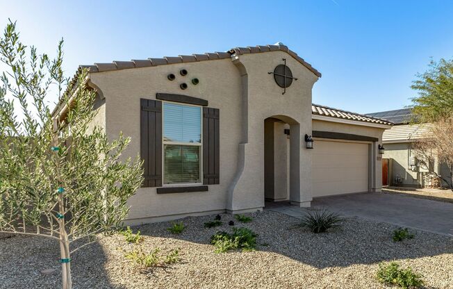 Beautiful 3-Bedroom Home in Estrella Mountain Ranch